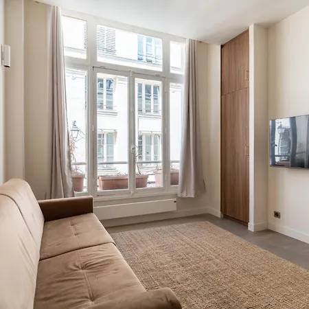 Chic Renovated 1bdr Near Bastille Lägenhet